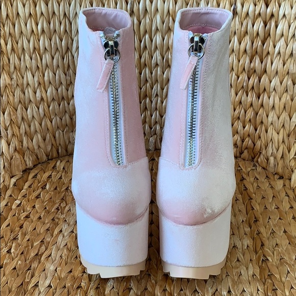 NIB ✨💕Baby Pink 💕✨Velvet Nightmare Platforms - Picture 5 of 8